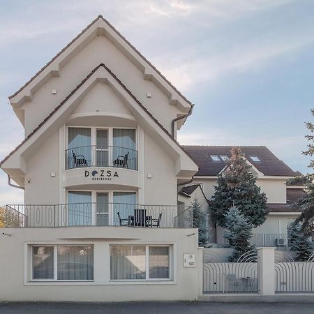 Dozsa Residence Орадя Экстерьер фото
