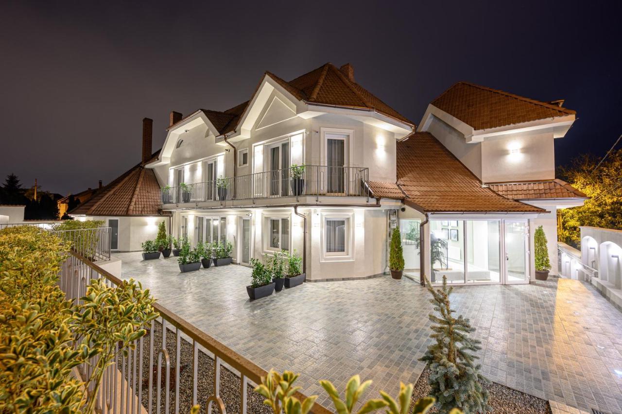 Dozsa Residence Орадя Экстерьер фото