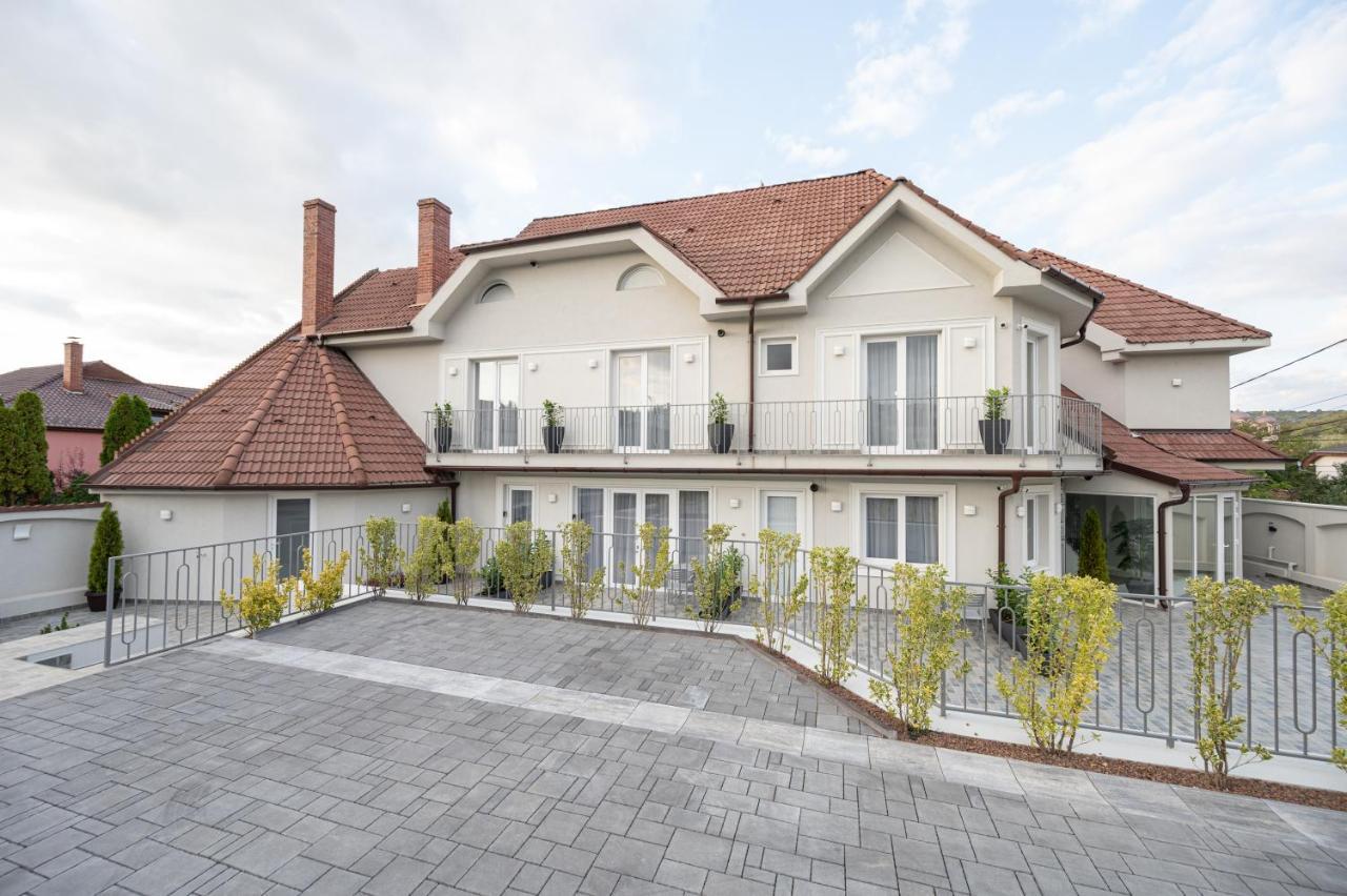 Dozsa Residence Орадя Экстерьер фото