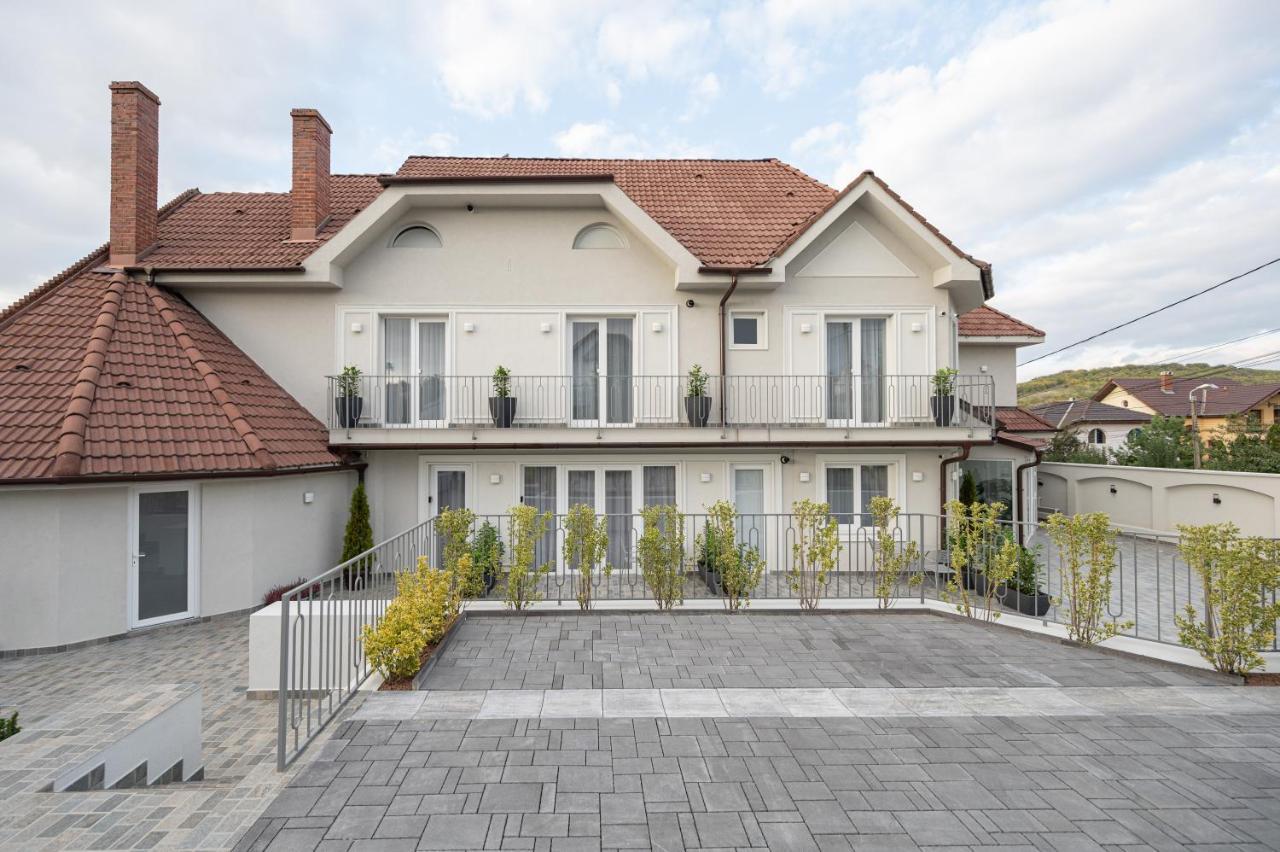 Dozsa Residence Орадя Экстерьер фото