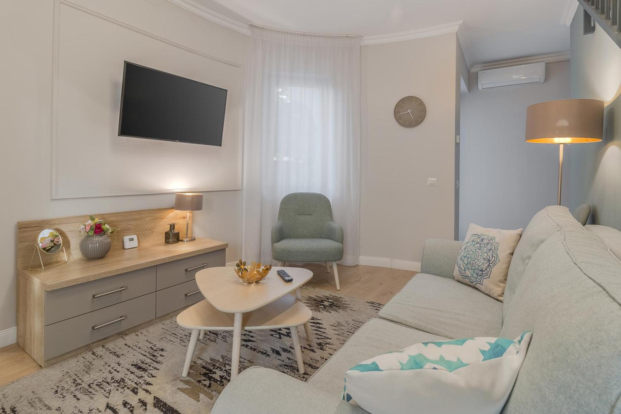 Dozsa Residence Орадя Экстерьер фото